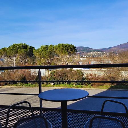 Hotel Restaurant Les Chataigniers Privas Luaran gambar