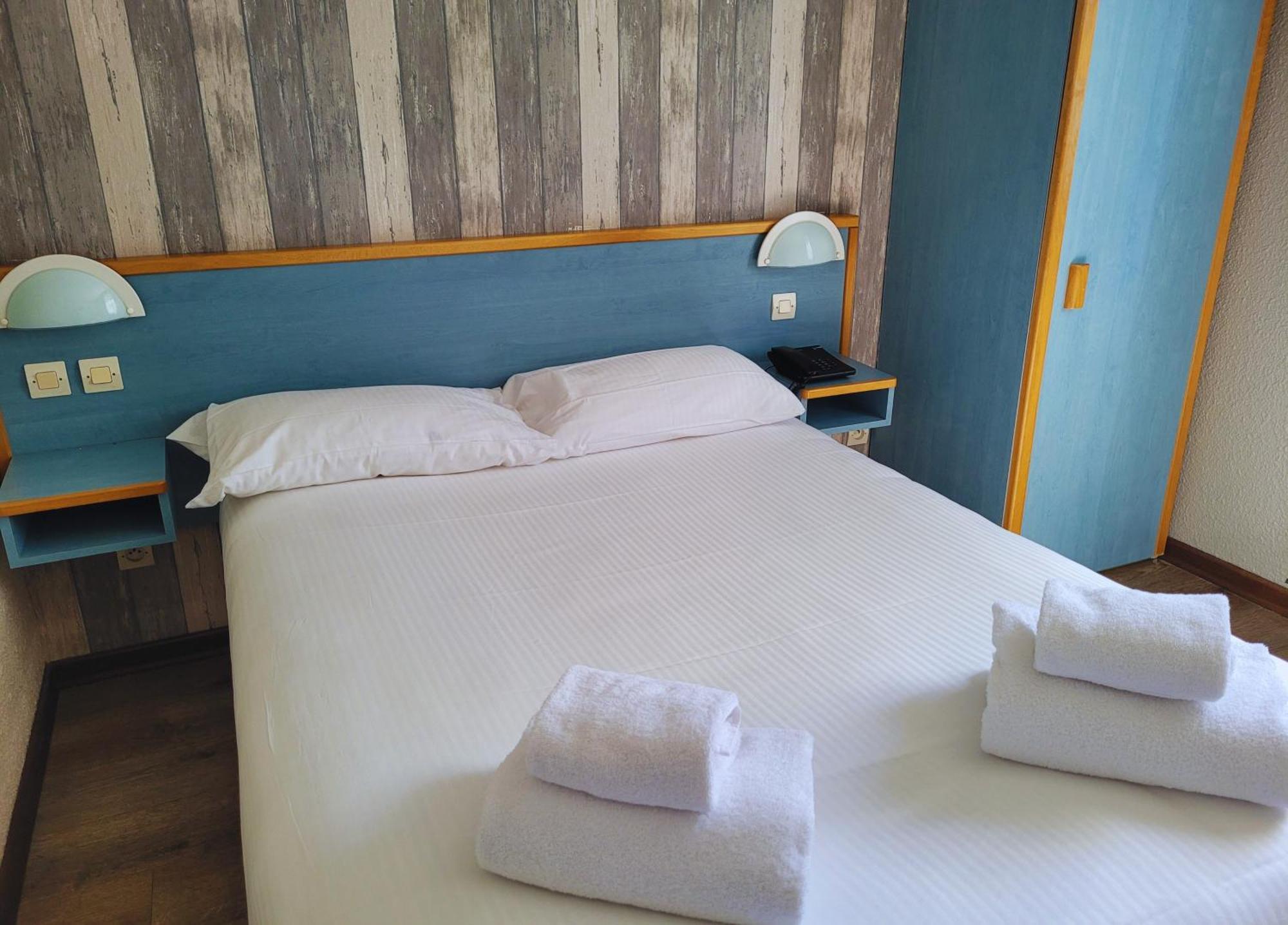 Hotel Restaurant Les Chataigniers Privas Luaran gambar