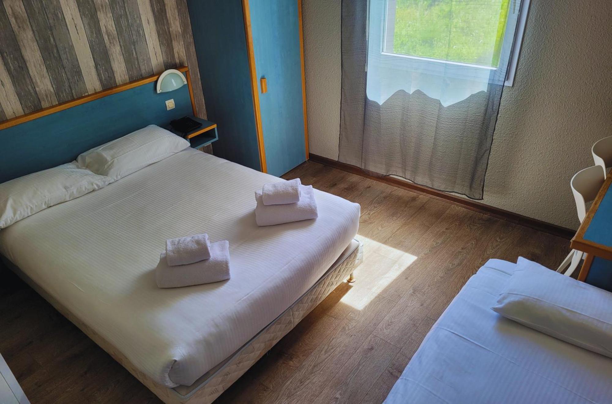 Hotel Restaurant Les Chataigniers Privas Luaran gambar