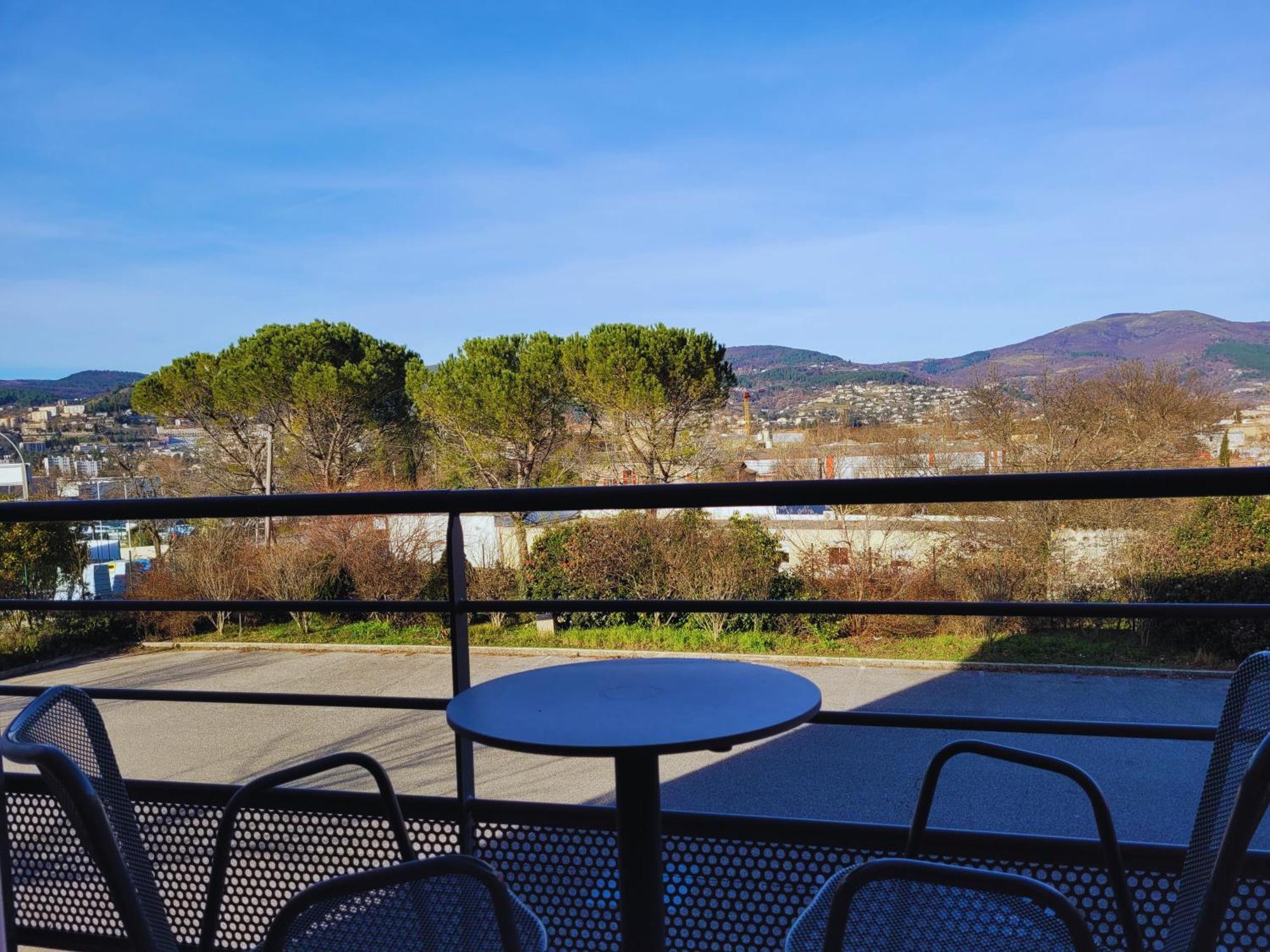 Hotel Restaurant Les Chataigniers Privas Luaran gambar
