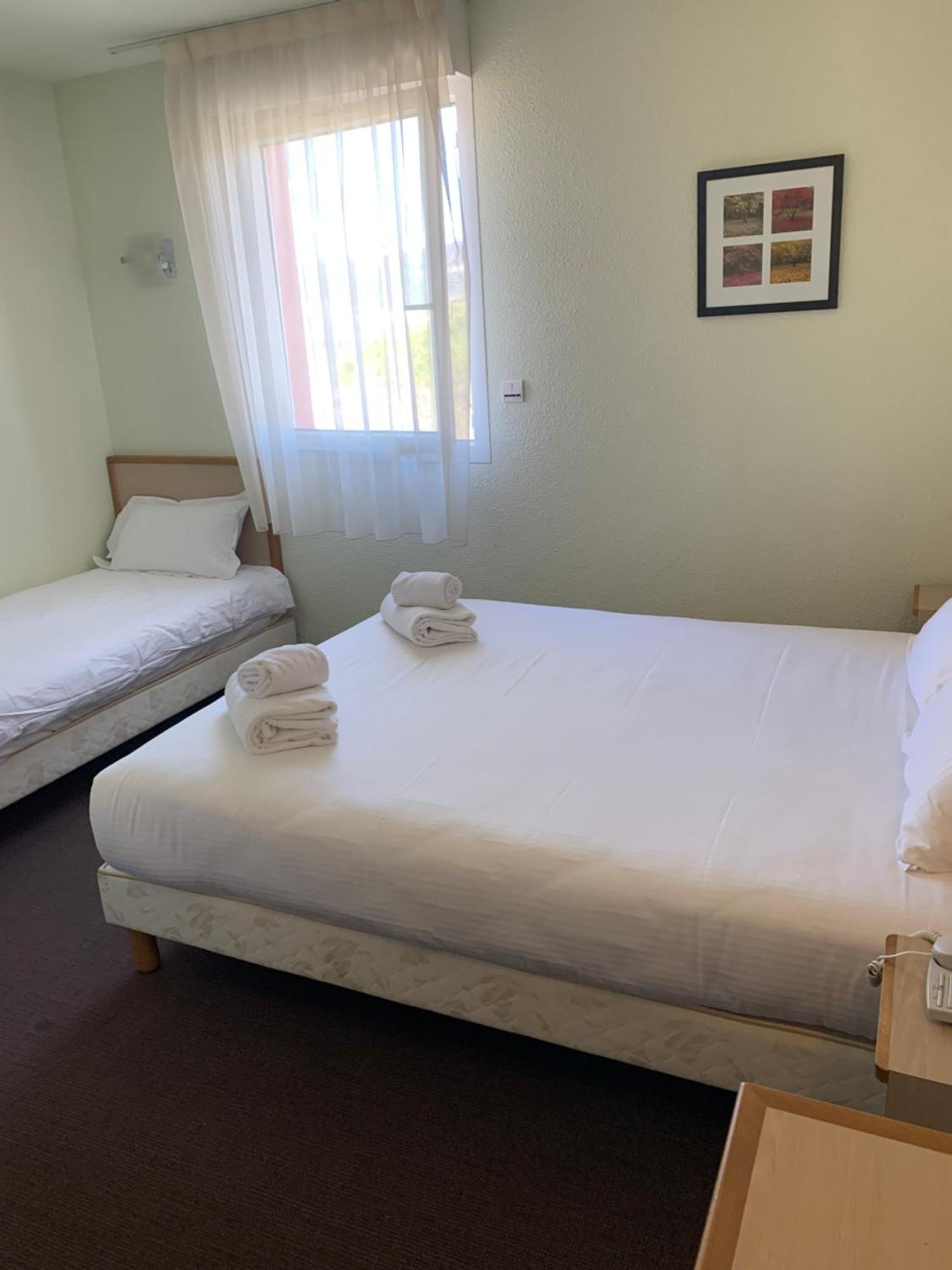 Hotel Restaurant Les Chataigniers Privas Luaran gambar